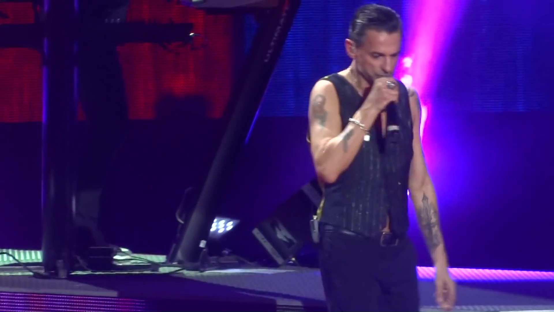 Depeche-Mode-Atlantic-City-2013-14
