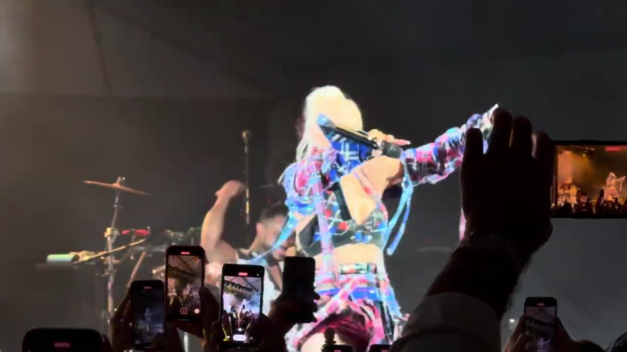 Gwen-Stefani-Old-Westbury-Gardens-2024-3
