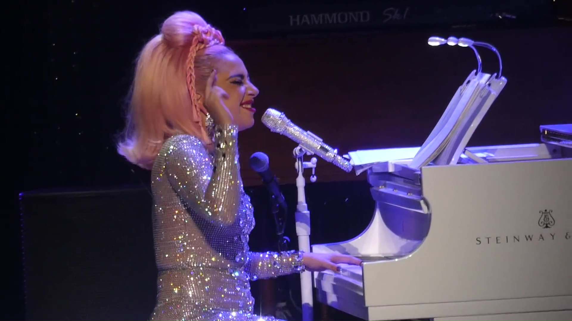 Landy-Gaga-MGM-Las-Vegas-2019-7
