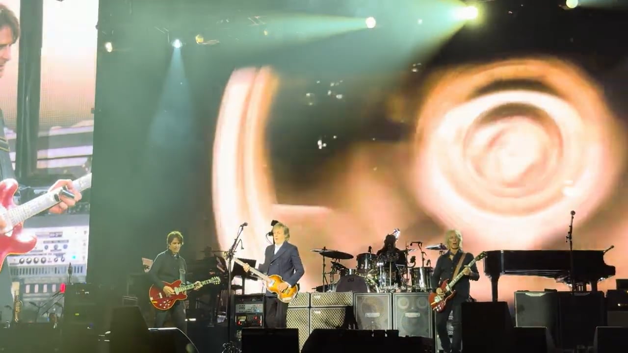 Paul McCartney at Acrisure Arena 2025 (28)
