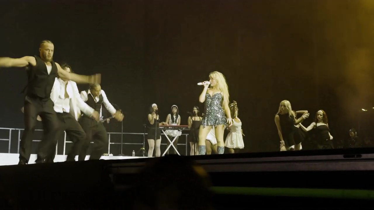 Sabrina-Carpenter-San-Francisco-2024-22
