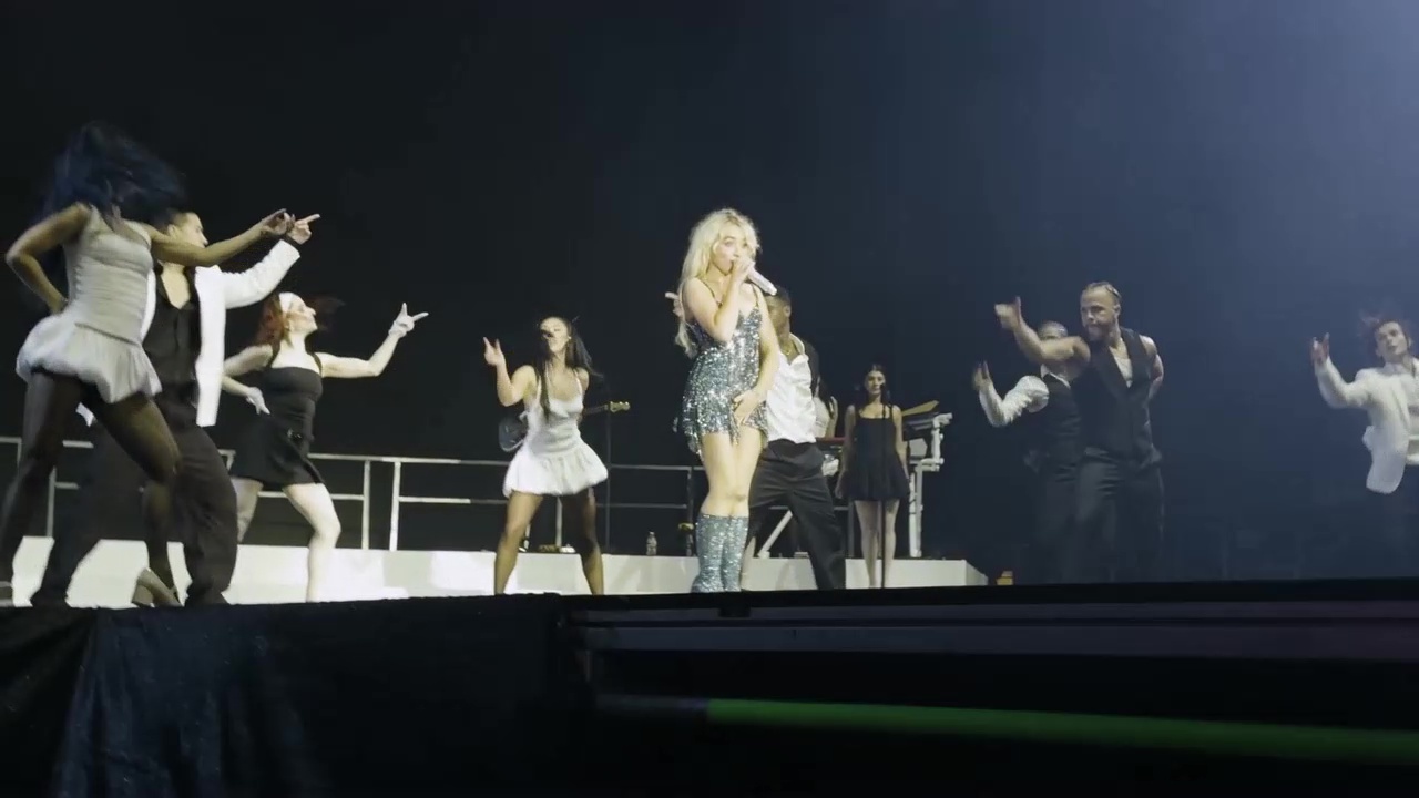 Sabrina-Carpenter-San-Francisco-2024-23
