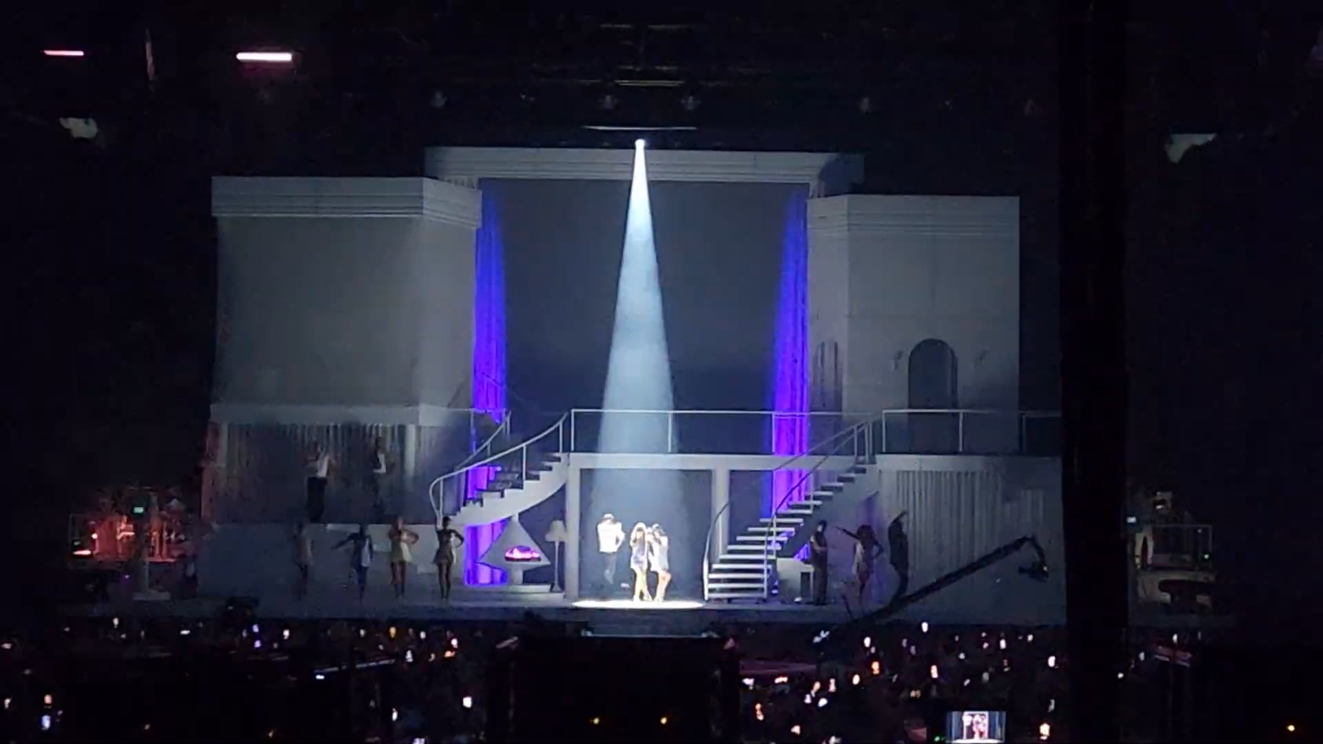 Sabrina Carpenter – Bridgestone Arena, Nashville, TN (November 2025) (10)
