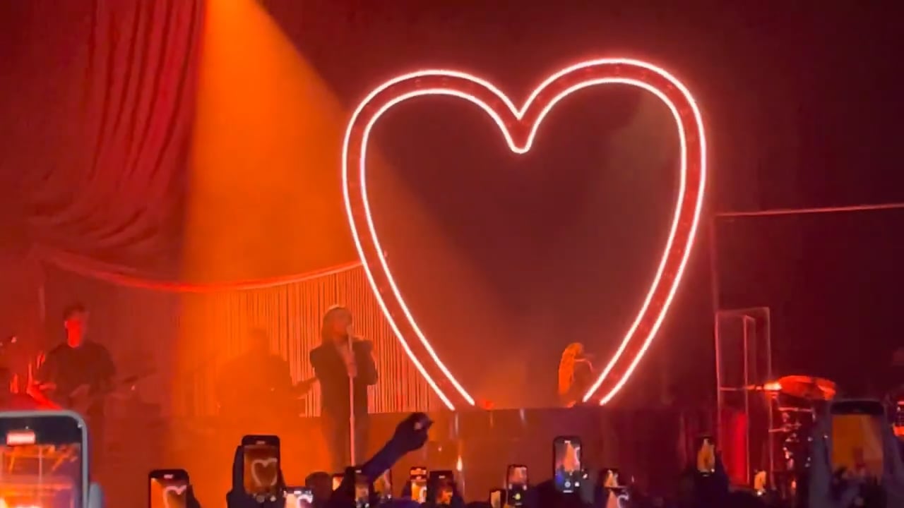 Sabrina_Carpenter (1)
