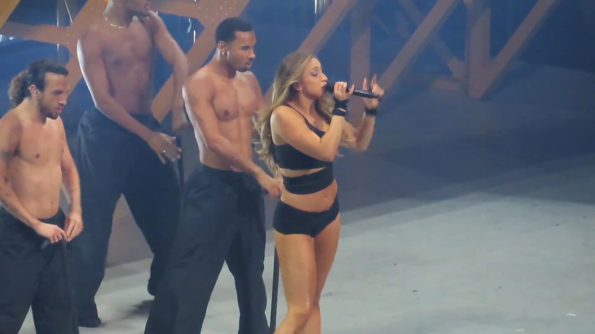 Tate McRae - Orlando 2025 (8)
