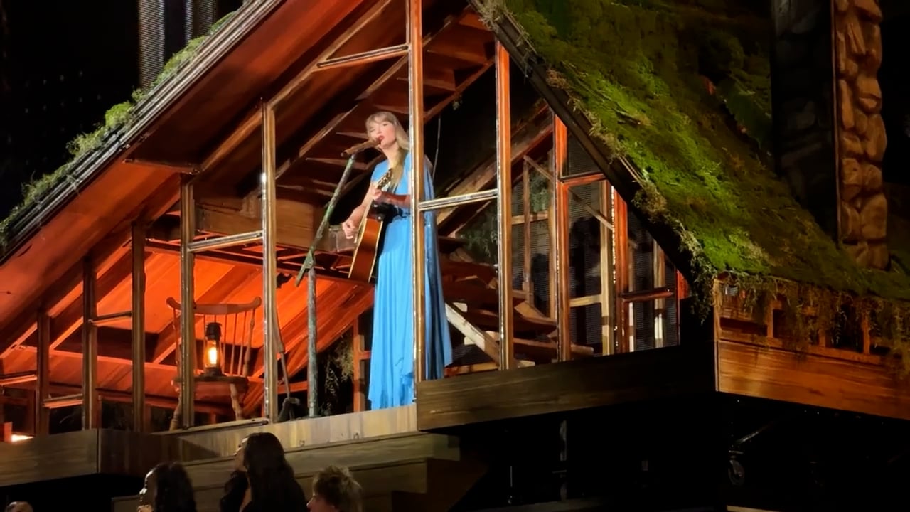 Taylor-Swift-Toronto-2024-11
