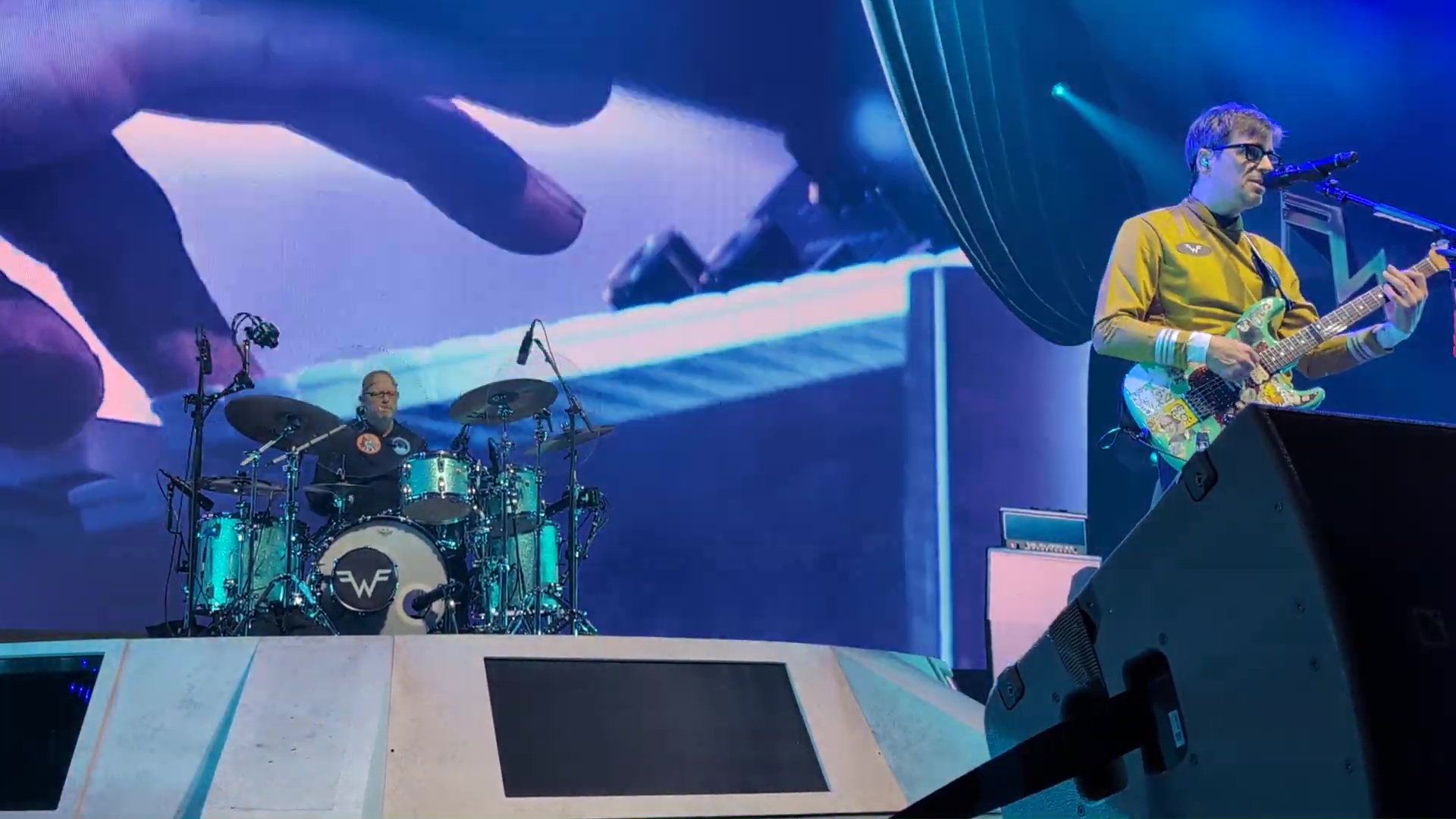 Weezer-Chicago-2024-18
