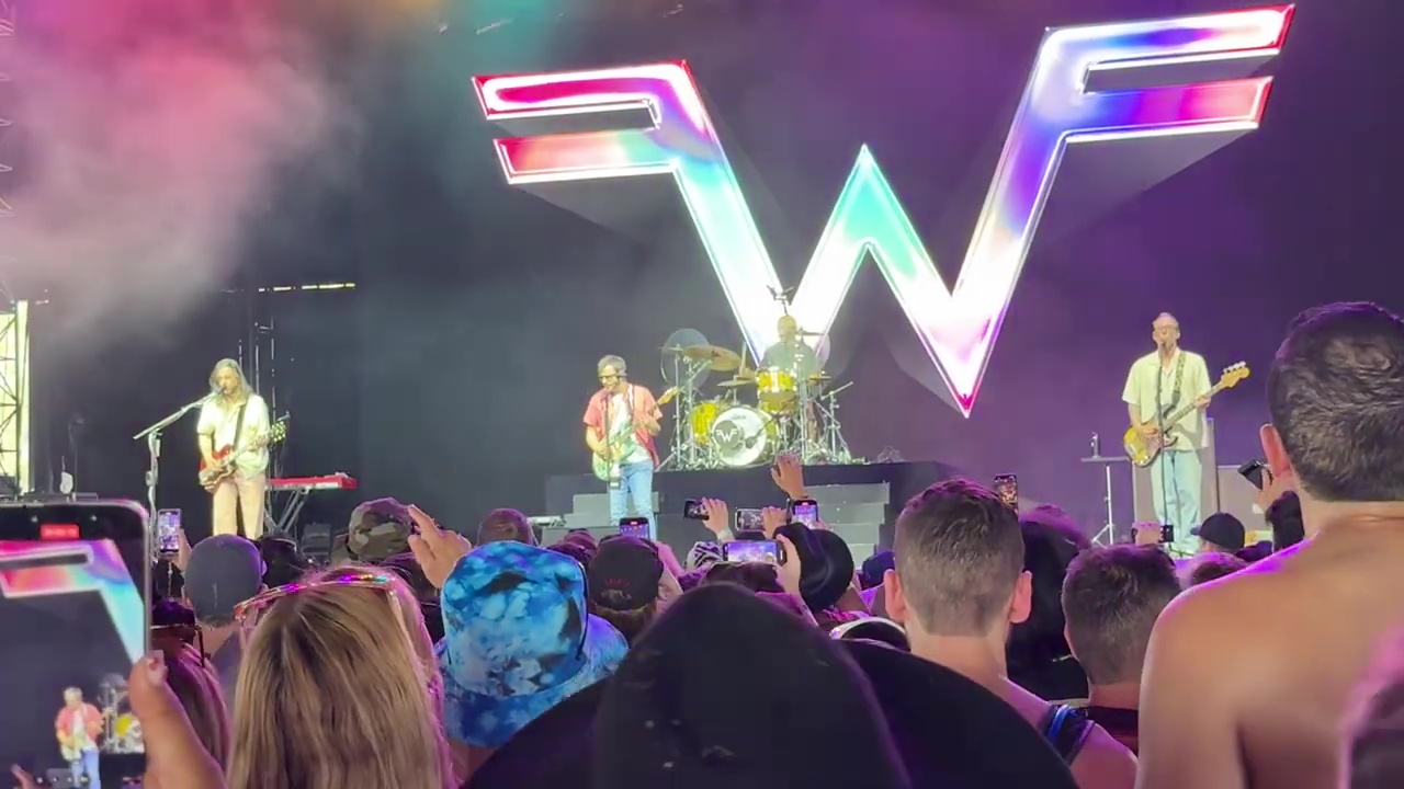 Weezer-Coachella-2025-11
