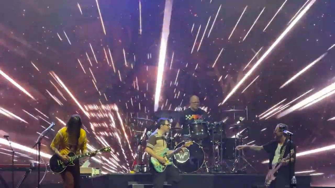 Weezer – Oceans Calling 2025 nude (2)
