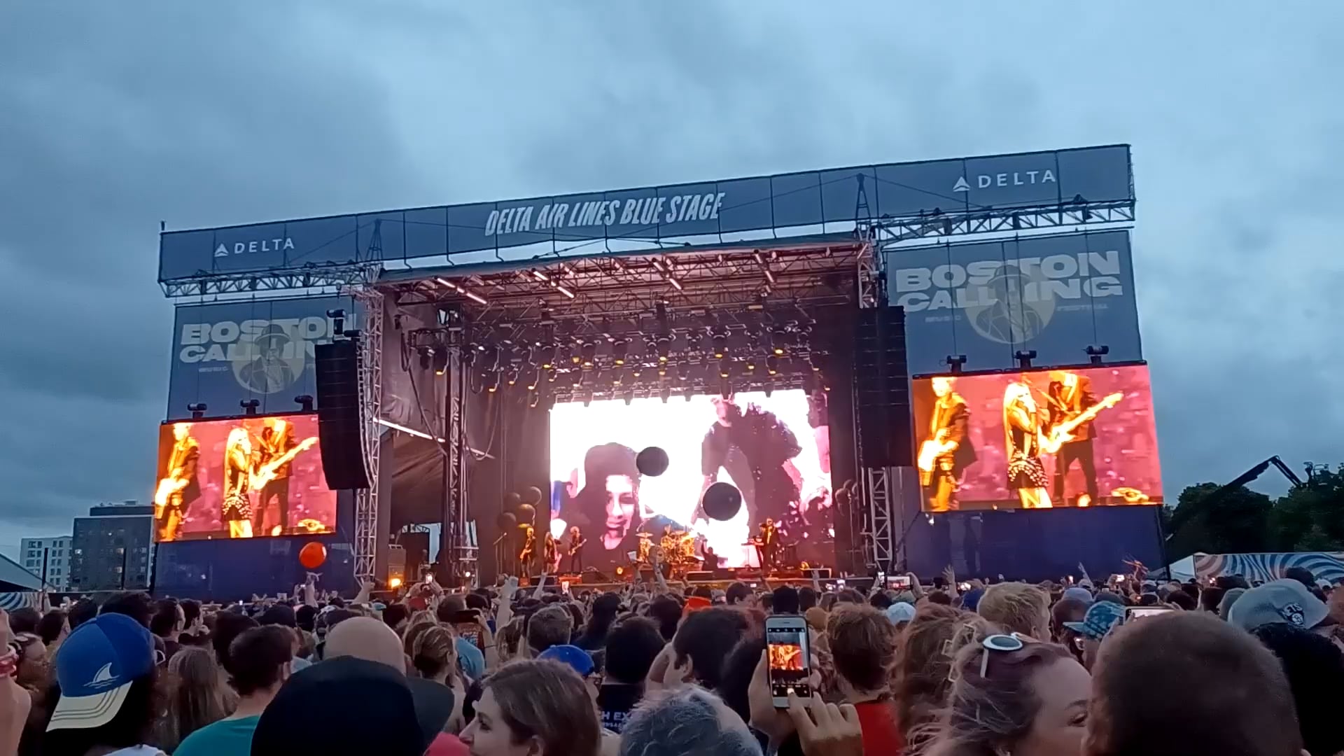 Avril-Lavigne-Boston-Calling-2025-2
