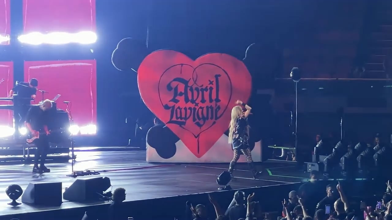 Avril-Lavigne-Toronto-2024-3
