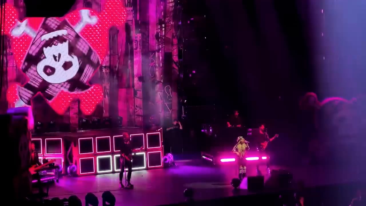 Avril-Lavigne-Toronto-2024-7

