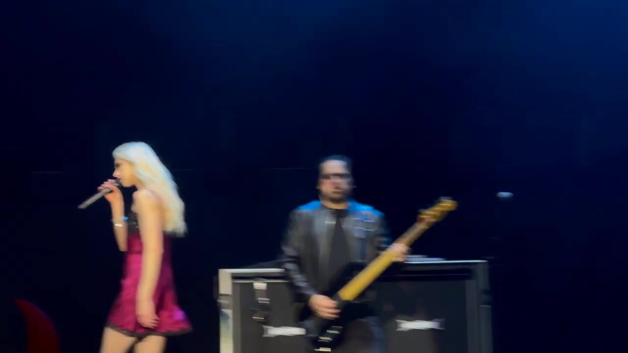 The-Pretty-Reckless-Rose-Bowl-2025-21
