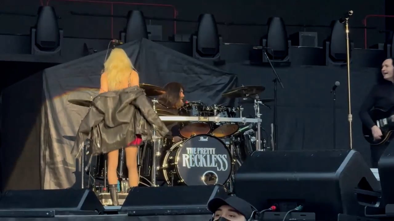 The-Pretty-Reckless-Rose-Bowl-2025-3

