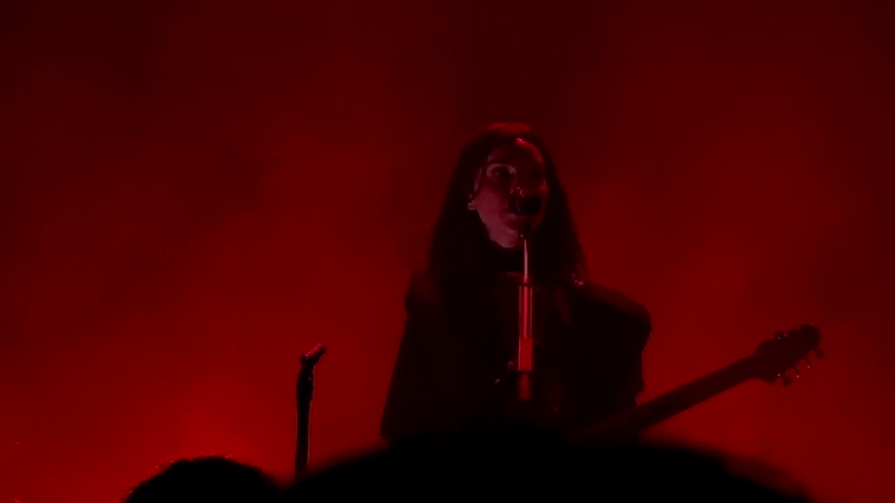 St.-Vincent-Paramount-Theater-2024-11
