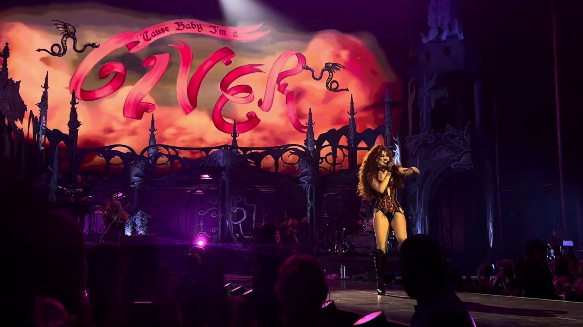 Chappell Roan - Forest Hills 2025 (9)
