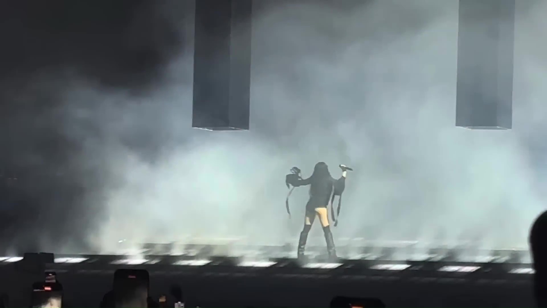 Charli-xcx-Coachella-2025-8
