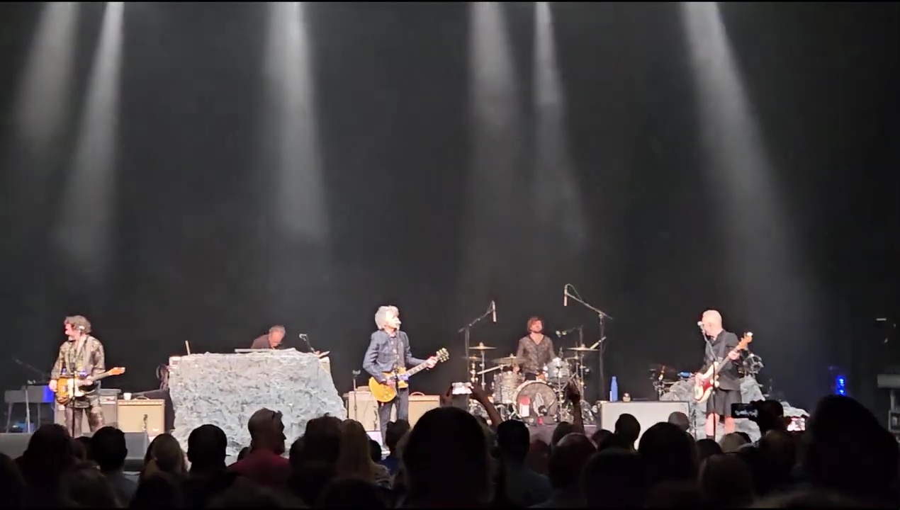 Crowded-House-Beacon-Theatre-2024-8
