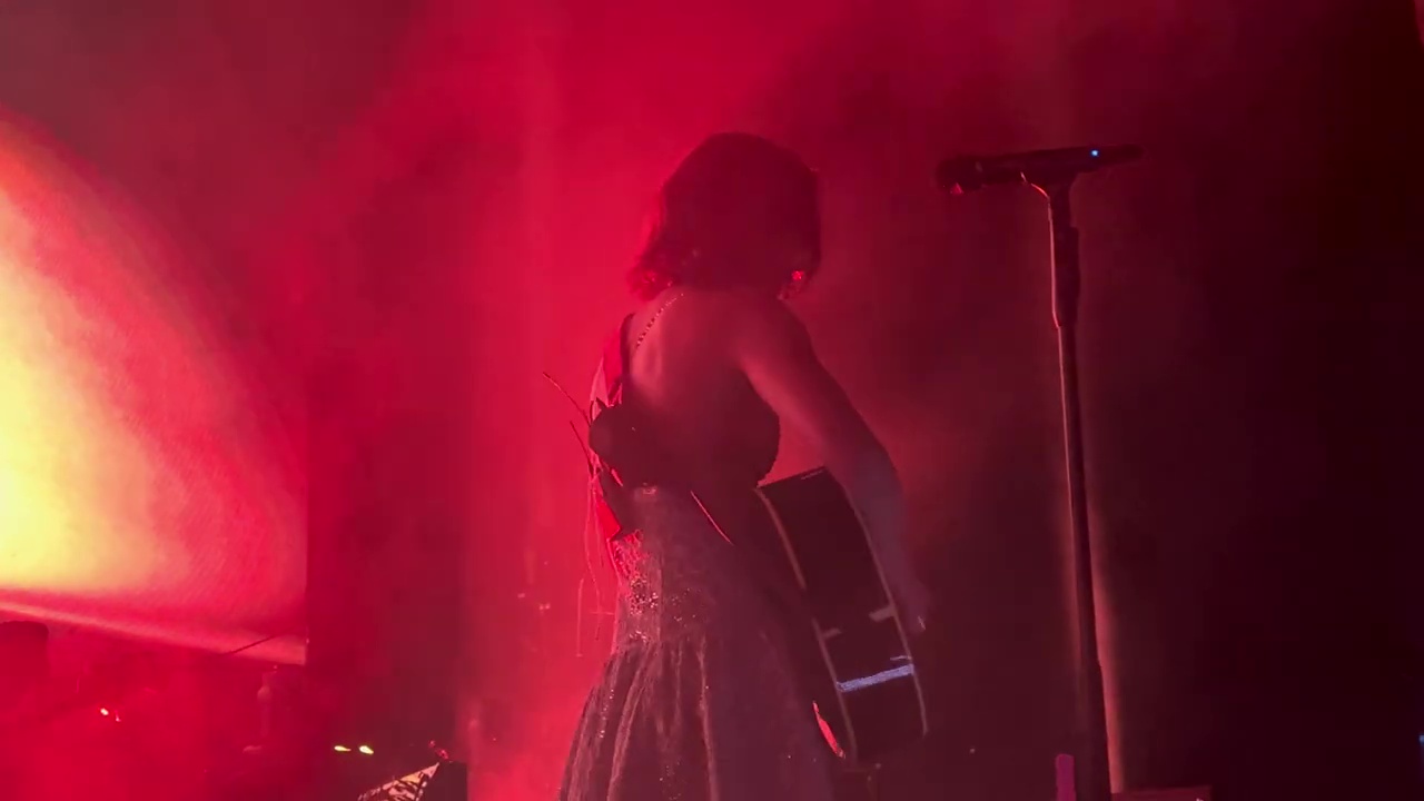 Gracie-Abrams-Radio-City-Music-Hall-2024-15

