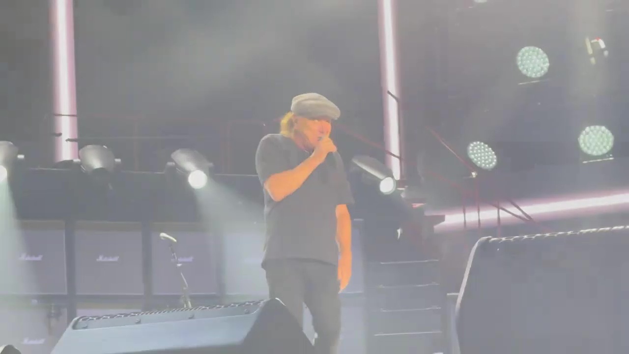 AC_DC-Rose-Bowl-2025-15
