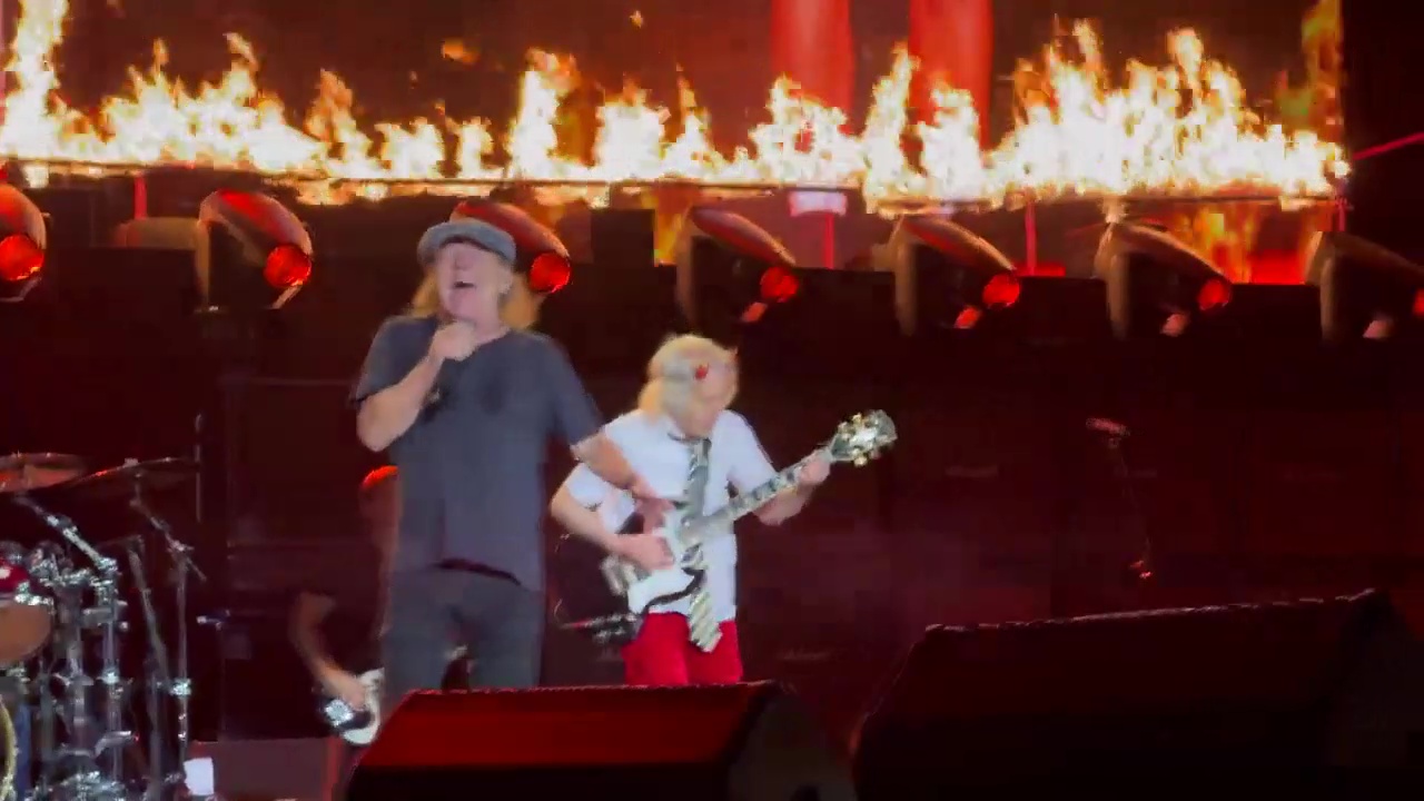 AC_DC-Rose-Bowl-2025-92
