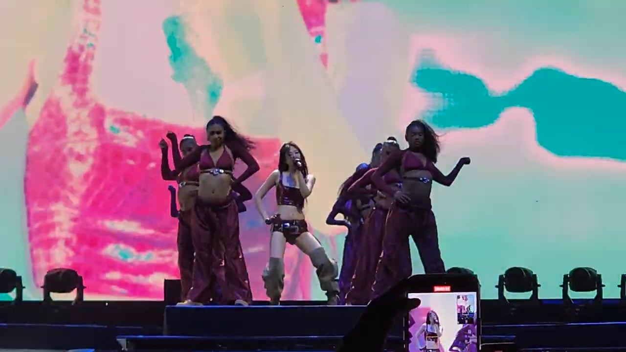 Jennie-Coachella-2025-1
