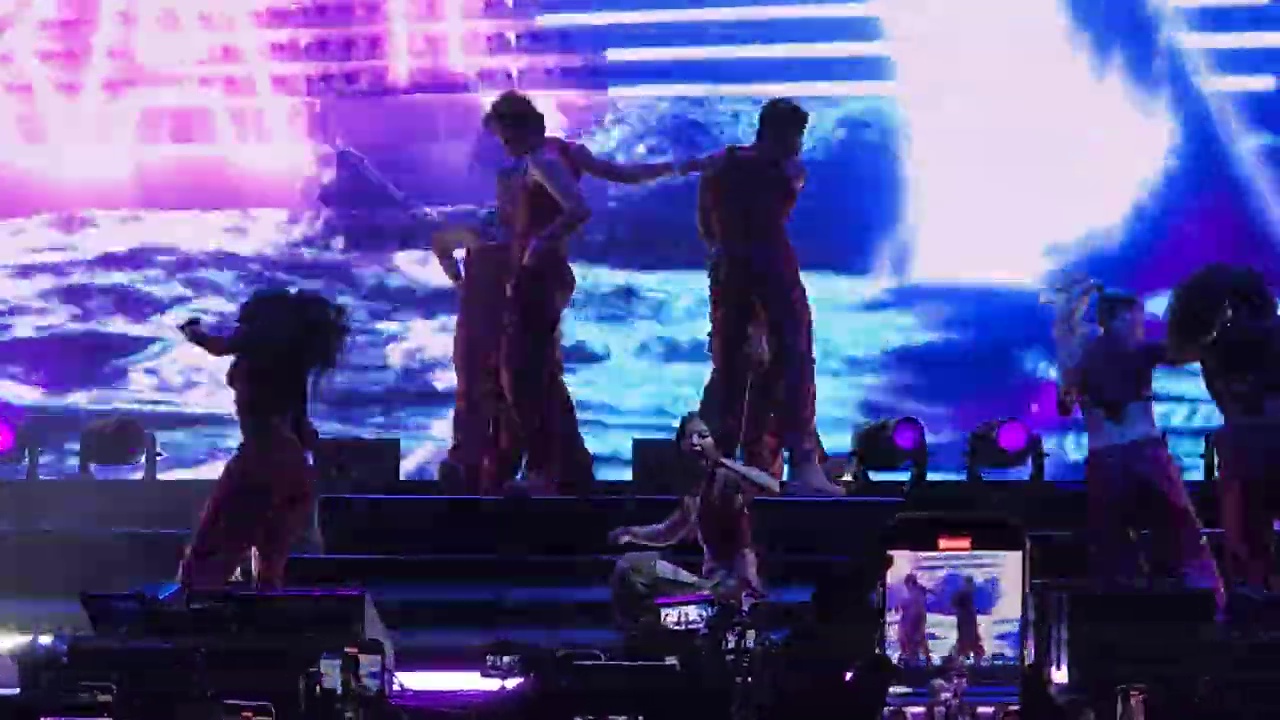 Jennie-Coachella-2025-7
