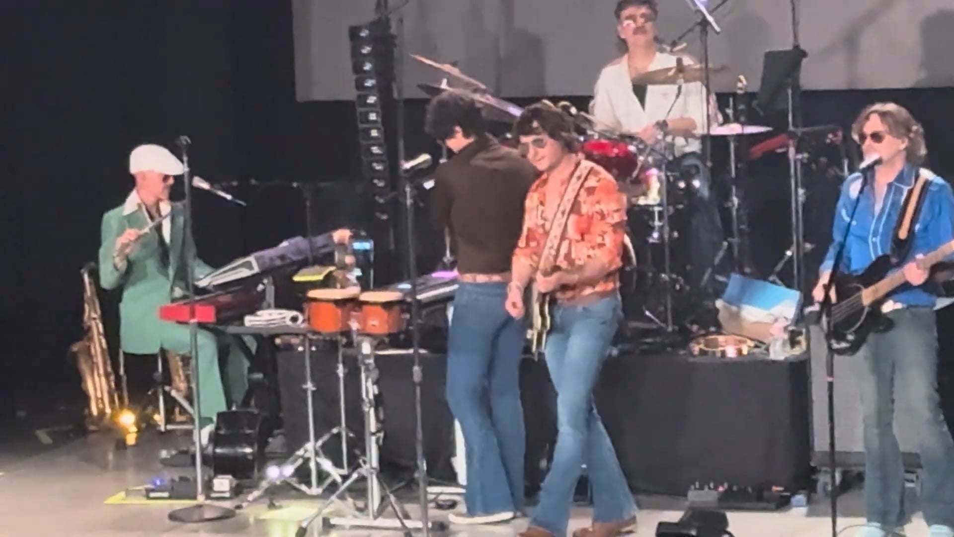 Yacht Rock Revue (2)
