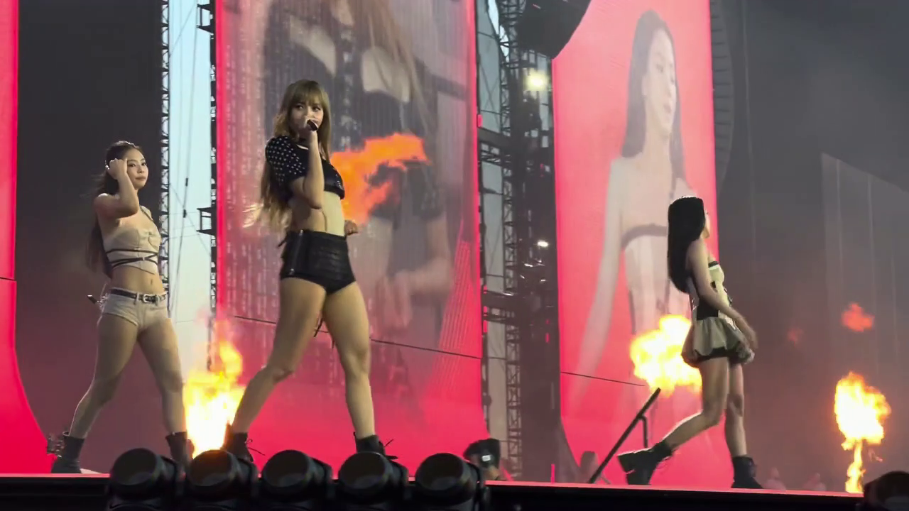 BLACKPINK Toronto 2025 (35)
