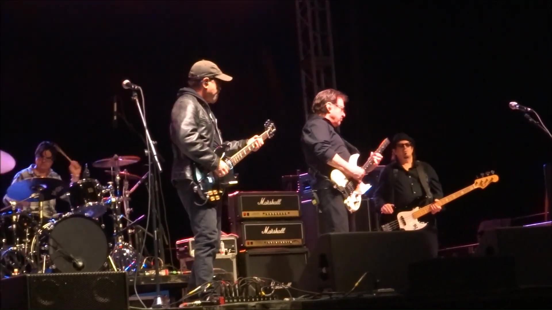Blue Oyster Cult (13)
