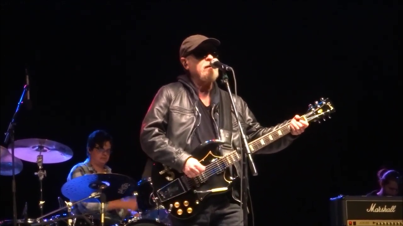 Blue Oyster Cult (15)
